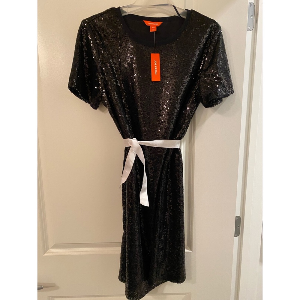 Joe Fresh Black sequin shift dress, NWT Medium 34.5” shoulder to hem. 100% P…
